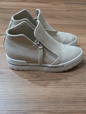 Steve Madden Beige Knit Wedge Sneakers